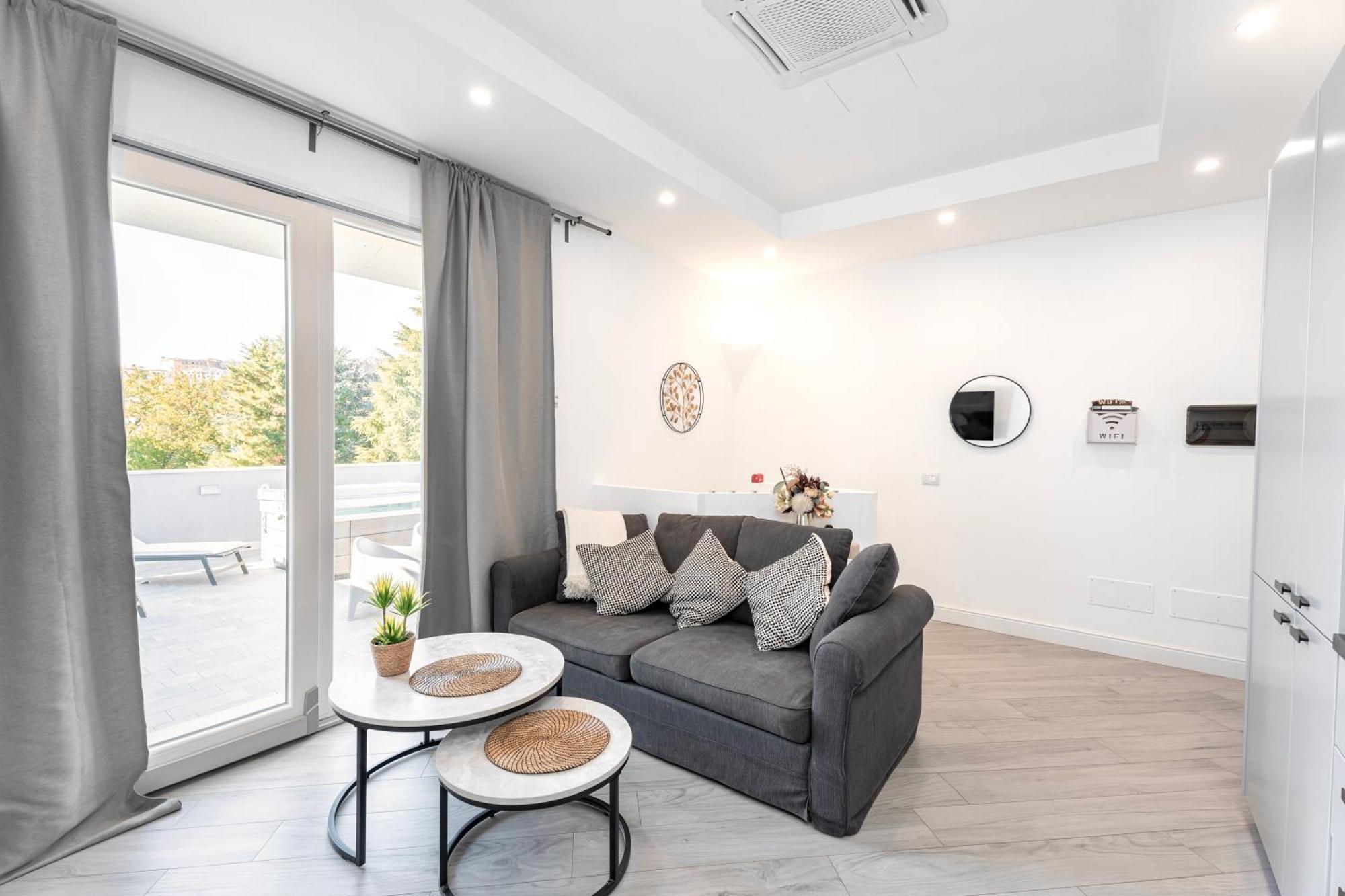 Luxury - Jacuzzi Apartments Near Rome Веллетрі Екстер'єр фото