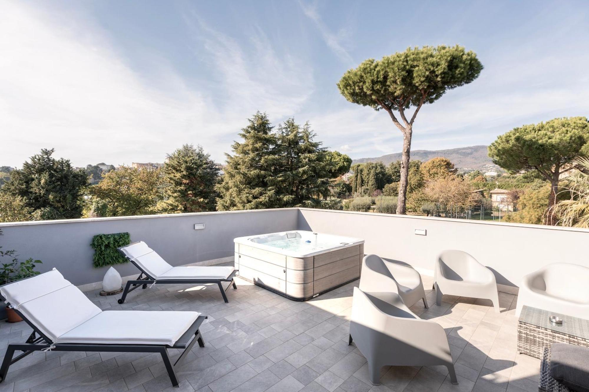 Luxury - Jacuzzi Apartments Near Rome Веллетрі Екстер'єр фото