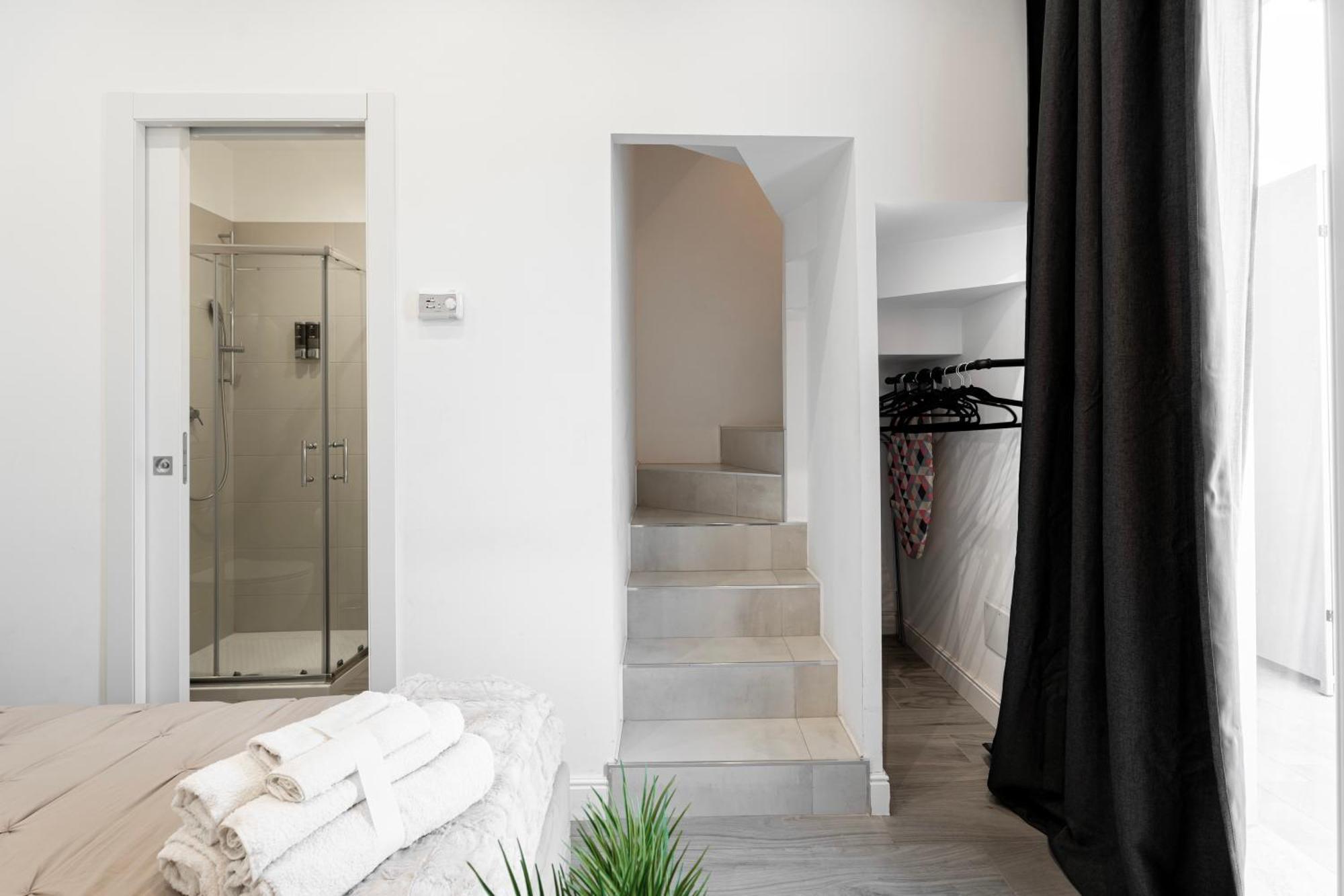 Luxury - Jacuzzi Apartments Near Rome Веллетрі Екстер'єр фото